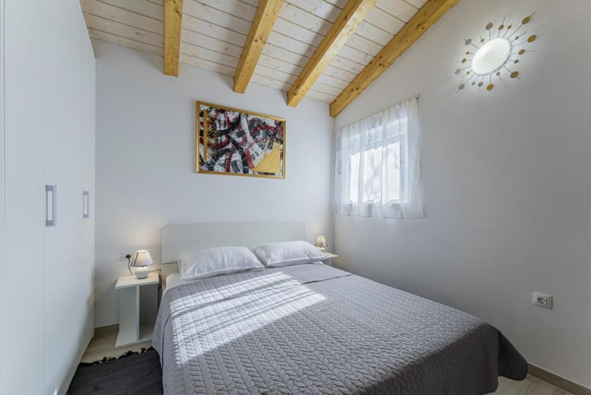 Modean In Pula - Haus Fuer 2-3 Personen Βίλα Εξωτερικό φωτογραφία