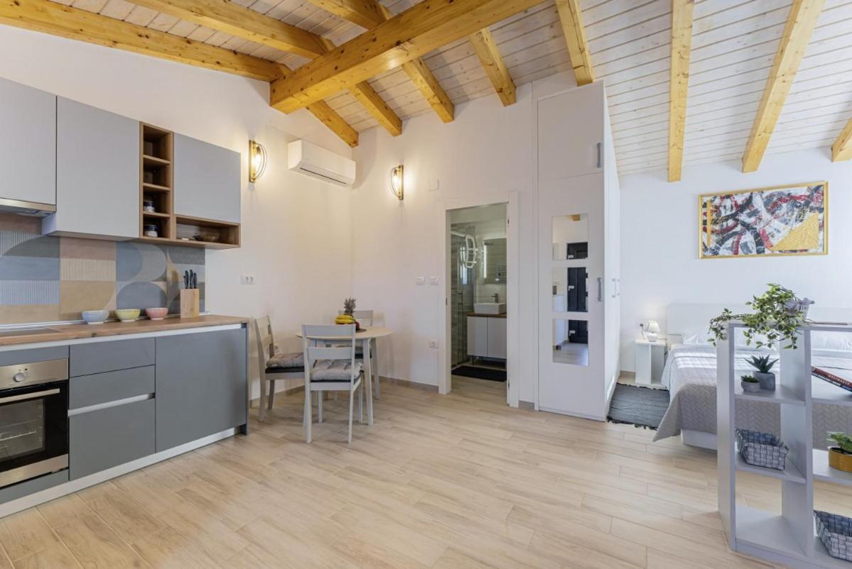 Modean In Pula - Haus Fuer 2-3 Personen Βίλα Εξωτερικό φωτογραφία